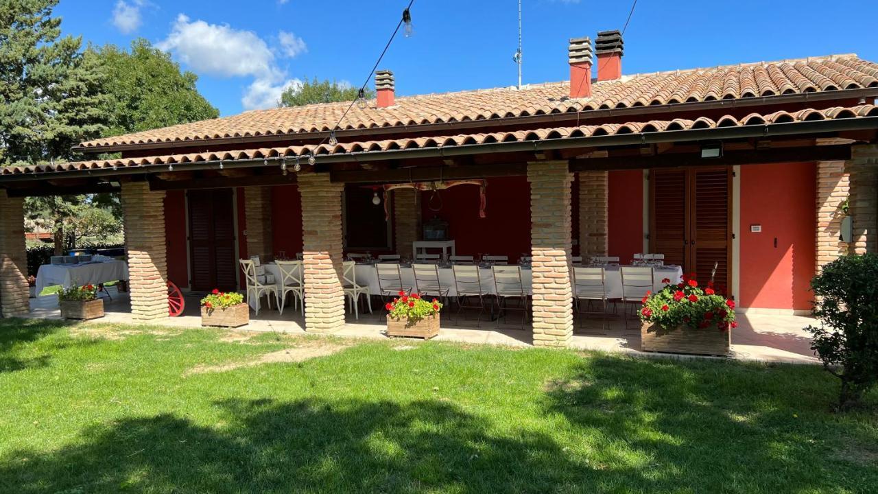 Agriturismo Le Capannacce Urbania Eksteriør billede