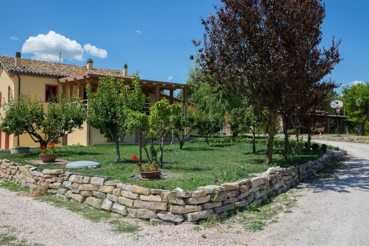 Agriturismo Le Capannacce Urbania Eksteriør billede